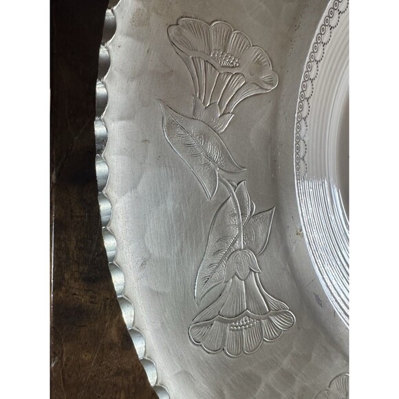 Triumph Limoges 22K White Gold‎ Porcelain Hammered Aluminum Farberware Plate VTG - Picture 7 of 11